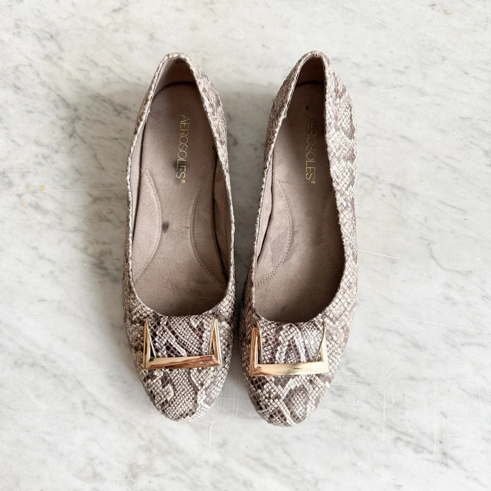 Aerosoles Good Times snakeskin buckle flats size‎ 8